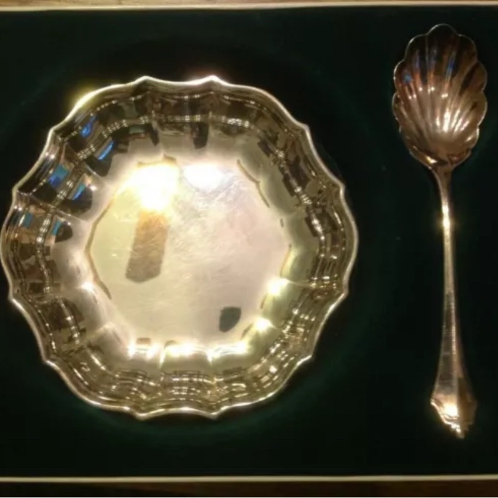 Oneida Silverplate Hostess Server & Spoon